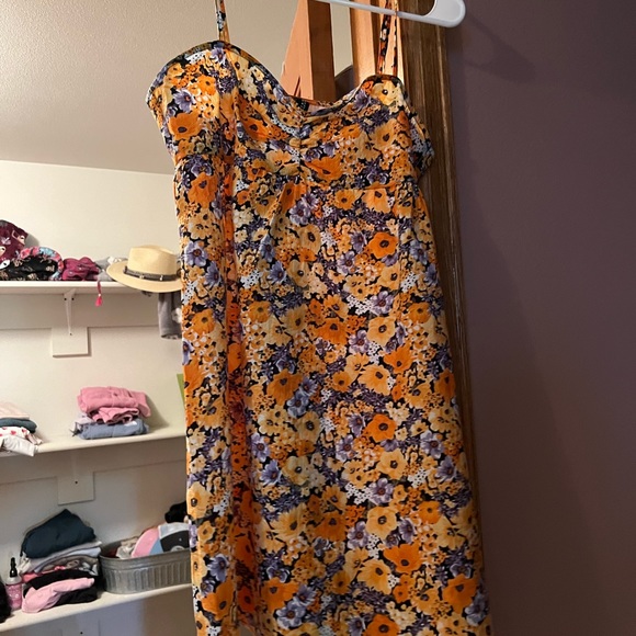 8 DRESSES - Picture 8 of 8